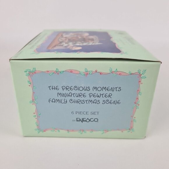 Precious Moments 699071 Miniature Pewter Family Christmas Scene Reflections - Picture 3 of 3